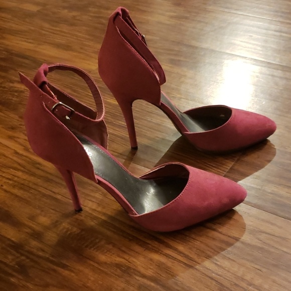 Heels - Picture 3 of 5